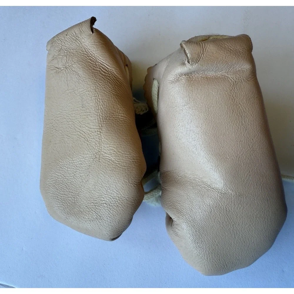 Vtg Infant Baby Shoes‎ pink leather Tie Moccasins